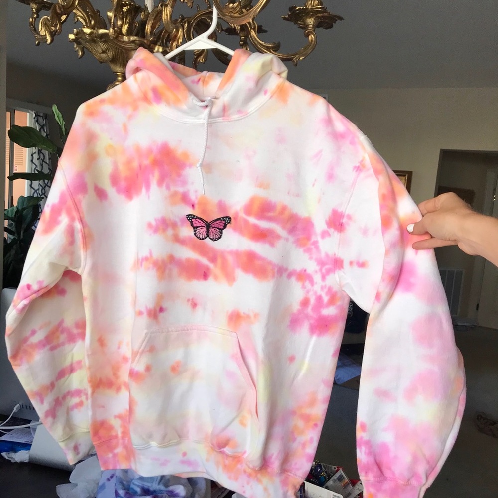 Tie Due Hoodie with butterfly